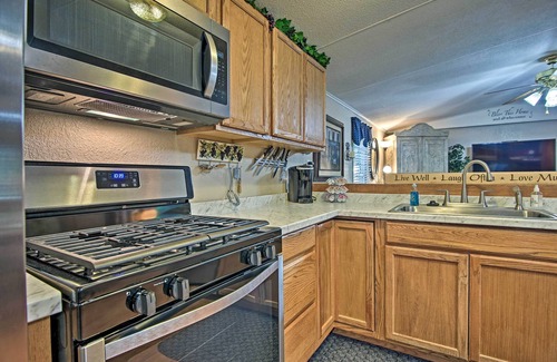 Grove House | Hot Tub & Deck: Tranquil Home Near Grand Lake