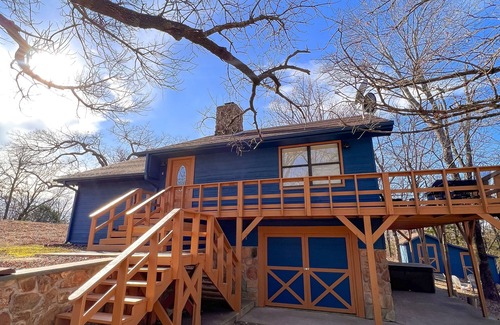 Sulphur Cabin | HOT TUB-Discover Lake of the Arbuckles area in Sulphur.