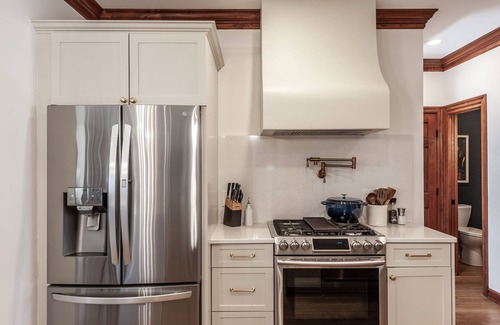 Hendersonville House | Hot tub estate on blackberry farm min from Broadway