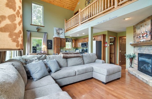 Blue Eye House | Hot Tub & Fire Pit! Lake-View Home in Blue Eye