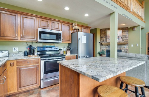 Blue Eye House | Hot Tub & Fire Pit! Lake-View Home in Blue Eye