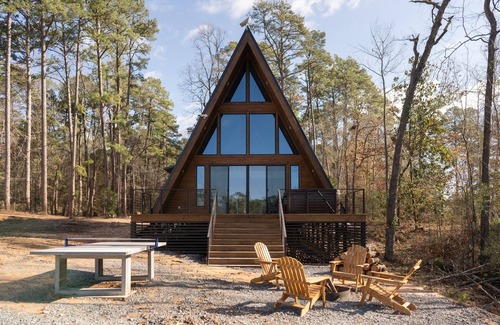 Negreet Cabin | Hot Tub, Fire Pit, on the Water; Spacious, Cozy Mid-Lake Cabin