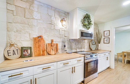 Hemlock Hills House | Hot Tub + Fire Pit: Peaceful Gatlinburg Getaway!
