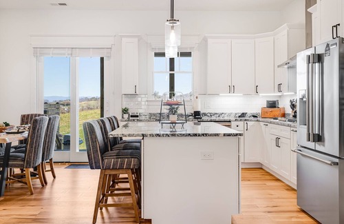 Hendersonville House | Hot Tub, Fire Pit & Mountain Views | Near Hendersonville + Biltmore Pass