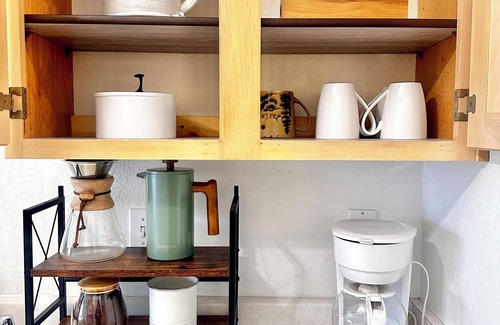 Medford House | HOT TUB! Firepit - Bright Open-Near Airport & Freeway