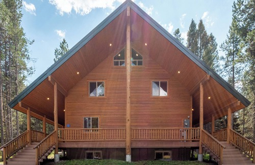 Island Park House | Hot Tub, Firepit, Large Deck, Game Room, Secluded Mtn Views, 20 min to Park | Yellowstone Escape