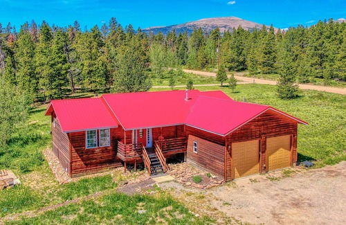 Fairplay House | Hot Tub~Fishing Pond~2 Acres~Views~35 min to Breck