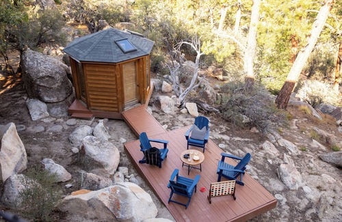 Castle Glen Estates Cabin | Hot Tub, Foosball, Ping Pong + BBQ Grill | 10mins to Bear Mountain | Tanglewood