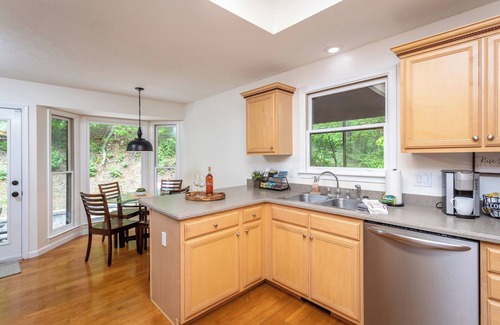 McGaheysville House | Hot Tub, Game Room & Mountain Views