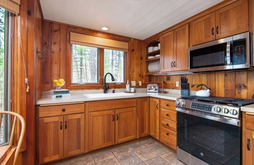 Luck Cabin | Hot Tub | Game Room | Adventure Loft | Wood Burning Fireplace