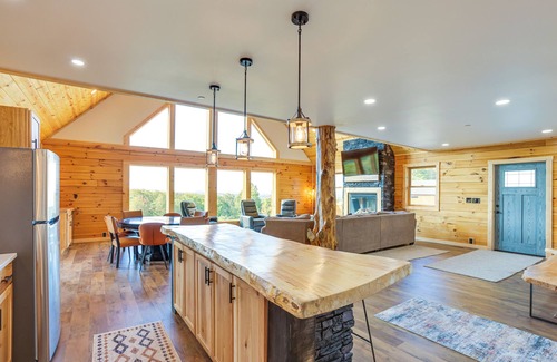 McHenry Cabin | Hot Tub + Game Room: Mtn Cabin in Deep Creek Lake