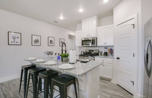 Lubbock House | Hot Tub & Game Room: 'Raider Resort' in Lubbock