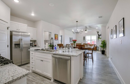 Lubbock House | Hot Tub & Game Room: 'Raider Resort' in Lubbock
