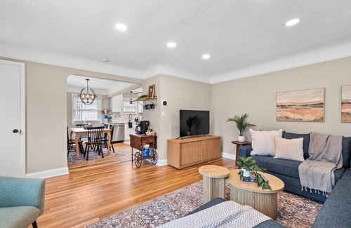 Parma Heights Apartment | Hot Tub|Game Room w/Shuffleboard|N64|Sleeps 8