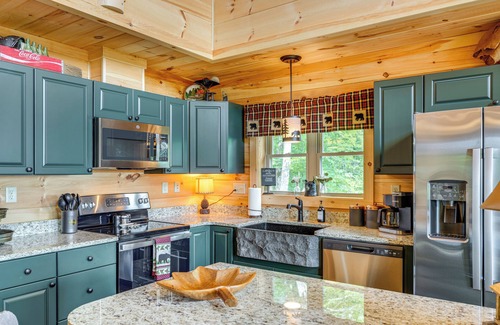 Wolf Laurel Cabin | Hot Tub, Game Room & Views: Mars Hill Mtn Retreat!