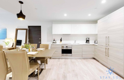 Hollywood Apartment | Hot Tub+ Gym +Rooftop Pool |Hollywood Beach
