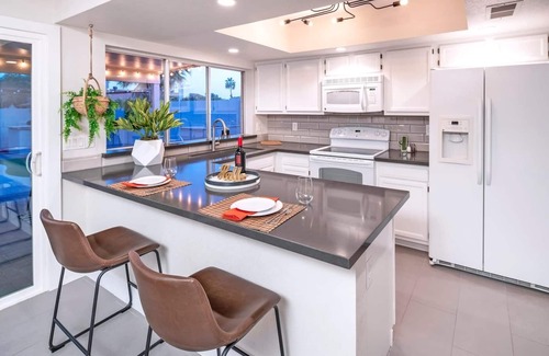 La Paz At Desert Springs House | HOT TUB HEATED POOL Close to Dining & Shopping