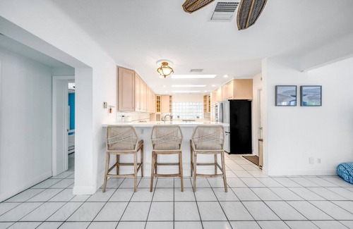 Nurmi Isles House | Hot Tub & Heated Pool! Waterfront+1 Mile To Beach!