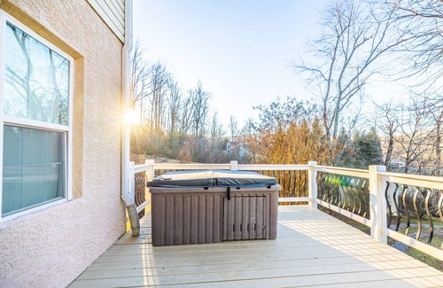 Waynesville House | Hot Tub | Home Gym | 30 min to Ski Slopes