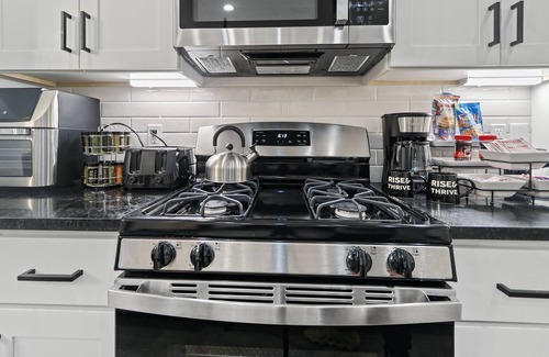 OST - South Union House | Hot tub Hotspot | Big Backyard W/Movie Room | Rodeo NRG