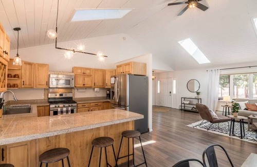Buena Vista Cabin | Hot Tub I Cabin I Mtn Views I Fireplace I