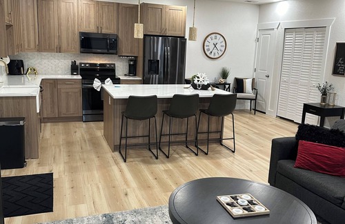 Colorado Springs House | Hot Tub/King bed in Old Colorado City