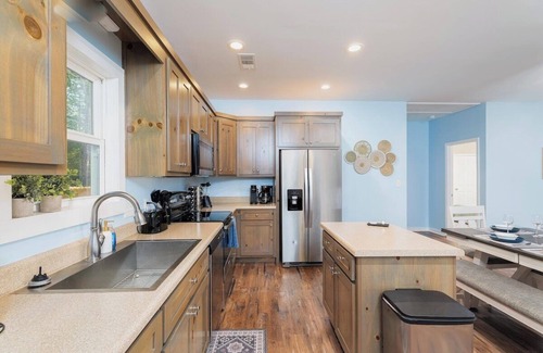 Dahlonega Cabin | Hot tub - King Beds - Mini Golf - Games - Private Pool - BBQGrill - Pet Friendly