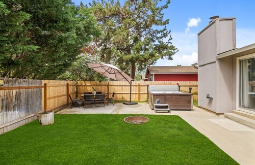 Southeast Boise House | Hot Tub-Large Backyard-Updated