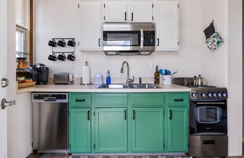 Lawrenceville Apartment | Hot Tub | Light & Bright w/Deck | Walk to Butler!