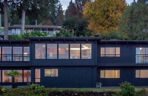 Regional District of Nanaimo House | HOT TUB! MID CENTURY MODERN HOME WITH ENDLESS OCEAN VIEWS 3100 sq ft