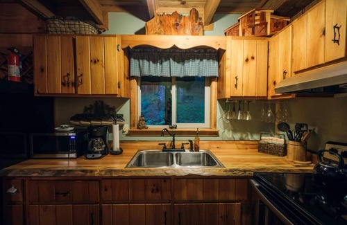 Epworth Cabin | Hot Tub, Mtn View, Secluded