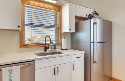 Sea Retreat House | Hot Tub & Ocean Views: Kitty Hawk Haven!