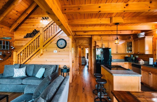 Primrose Cabin | Hot Tub | Off-Road Parks |Private Pond | Sleeps 7