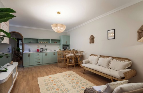 Giza Apartment | "Hot Tub on the Pyramid view, 2 bedroom with AC, WiFi in Giza, a Bohemian dream