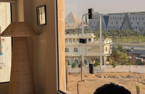 Giza Apartment | "Hot Tub on the Pyramid view, 2 bedroom with AC, WiFi in Giza, a Bohemian dream