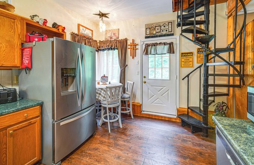 Adrian House | Hot Tub + Pet Friendly: Quiet French Creek Getaway