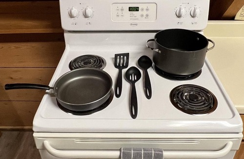 Keslers Cross Lanes Ski Chalet | Hot Tub & Pet Friendly Chalet