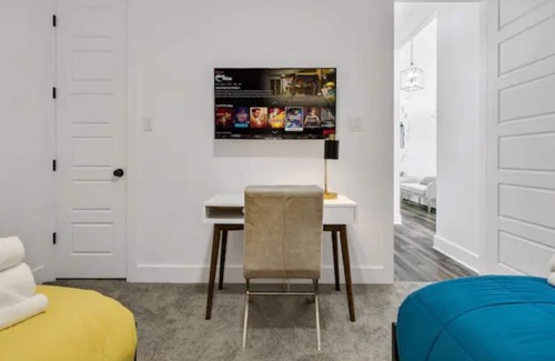 West Dallas House | Hot Tub/Pool/Arcade/Fire pit/ 10 min DT Dallas