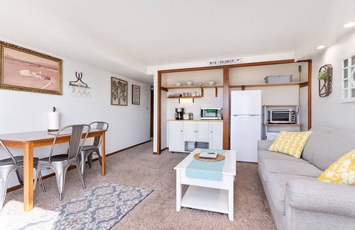 Lynden House | Hot Tub | Quiet | Private Retreat on a Wagyu Farm