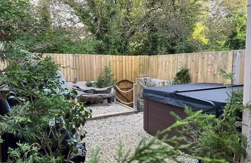 Abertillery House | Hot tub Retreat In The Valley's Of South Wales
