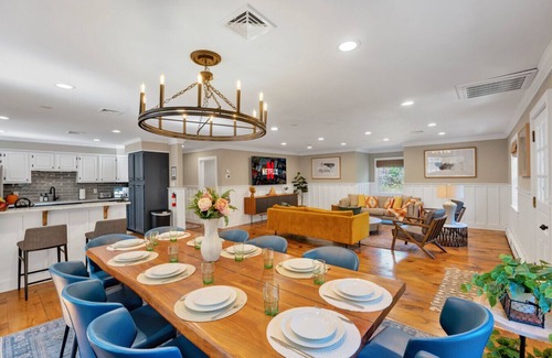 Stroudsburg Apartment | Hot Tub Retreat + Treehouse, Peloton & Bunks | Sleeps 13