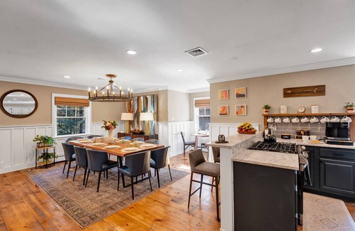 Stroudsburg Apartment | Hot Tub Retreat + Treehouse, Peloton & Bunks | Sleeps 13