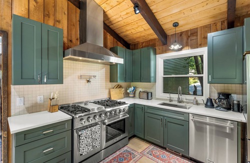 Glenwood Springs House | Hot Tub, Riverfront, 15 min to Hot Springs & Skiing