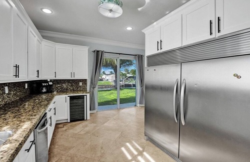 Fort Lauderdale House | Hot Tub! Roof Top! Firepit! Boat Dock!