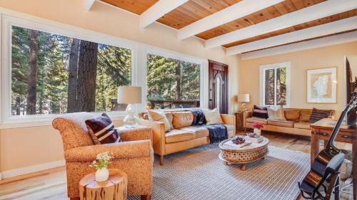 McKinney Estates House | Hot Tub Sauna Game Room Modern 5BDR Family Cabin Homewood by AvantStay