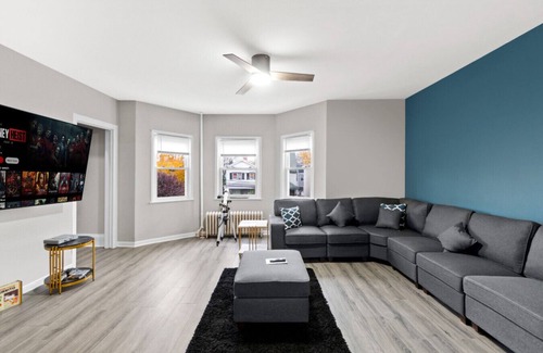 Constable Hook House | Hot Tub | Sauna | Gaming | Outdoor Grilling | NYC | EWR | Sleeps 25
