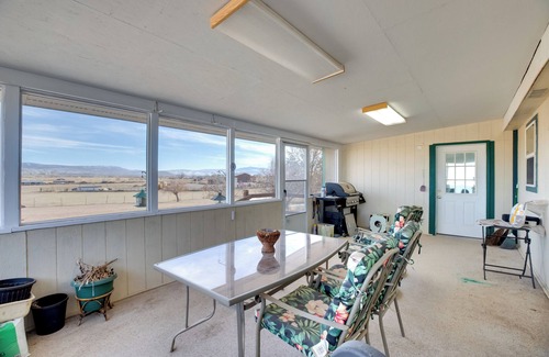 Montrose House | Hot Tub & Screened Porch: Getaway in Montrose!