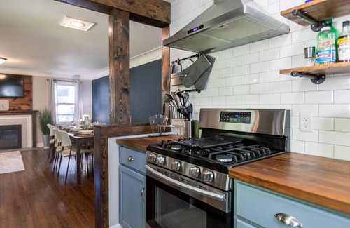 Nokomis House | Hot tub, Selfie Wall, 5 min to Mall of America & Airport