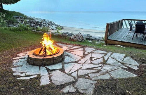Two Rivers House | Hot Tub | Sleeps 20 | Private Beach | Game Room