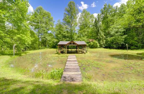Vein Mountain House | Hot Tub Soaks and Fireside Relaxation! Marion Cabin